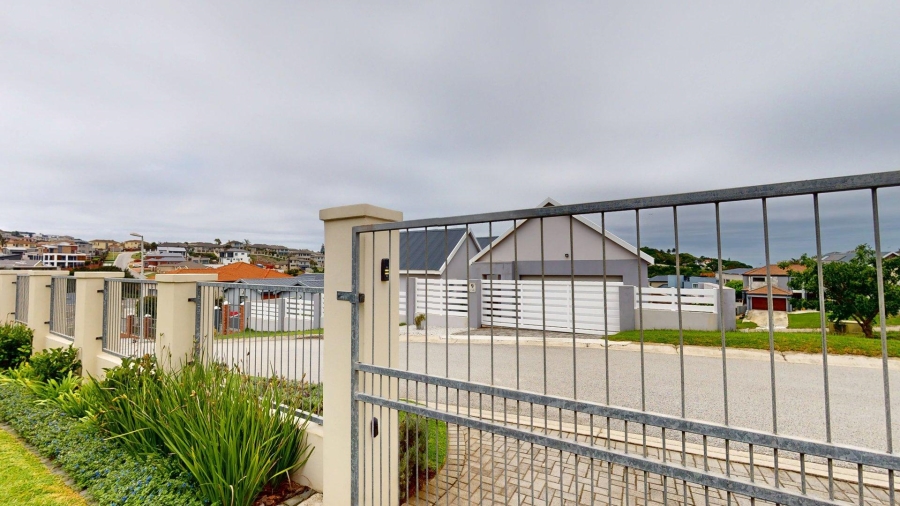 3 Bedroom Property for Sale in Lovemore Park Eastern Cape